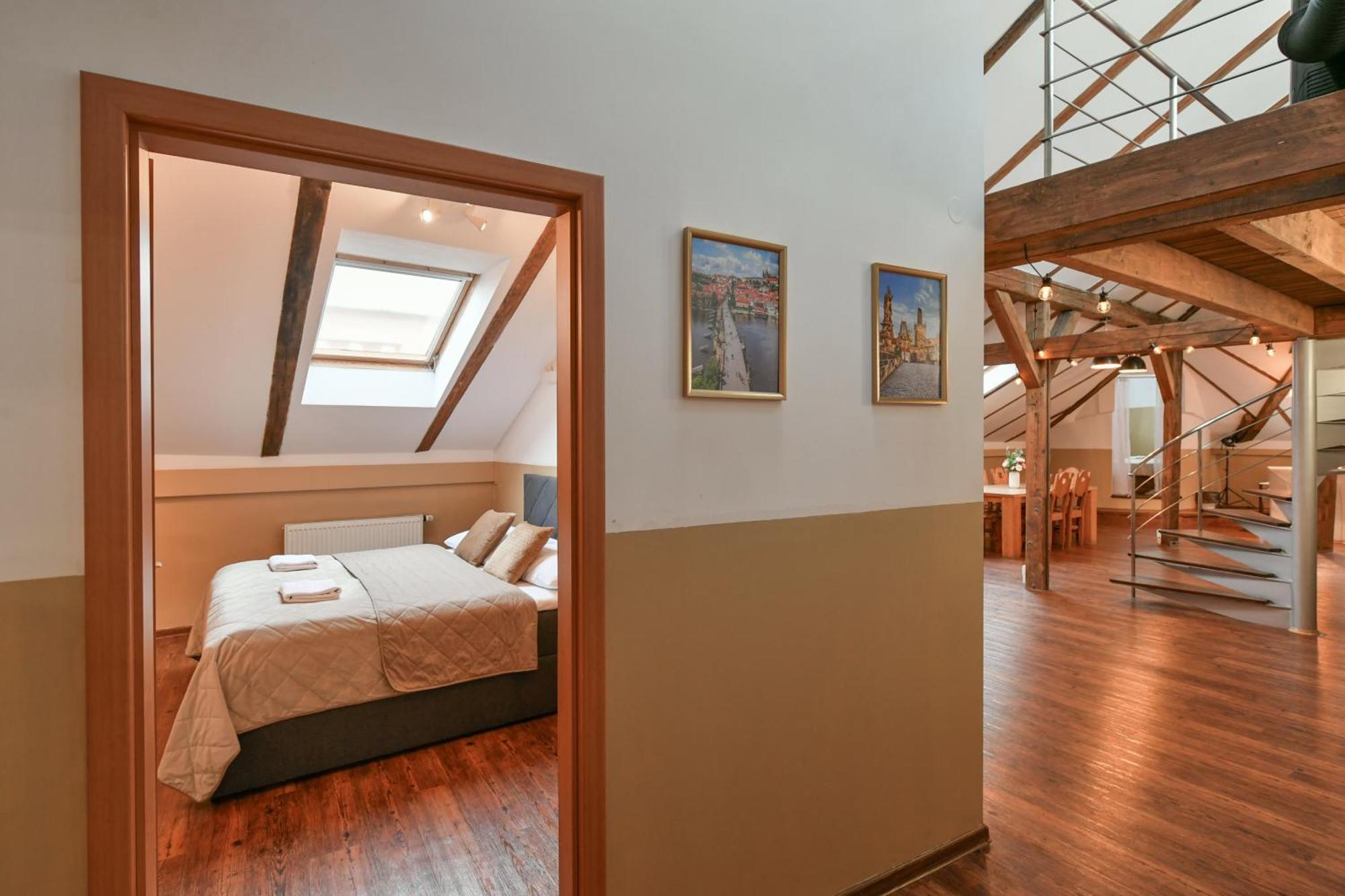 Amazing Charles Bridge Apartment Prága Kültér fotó