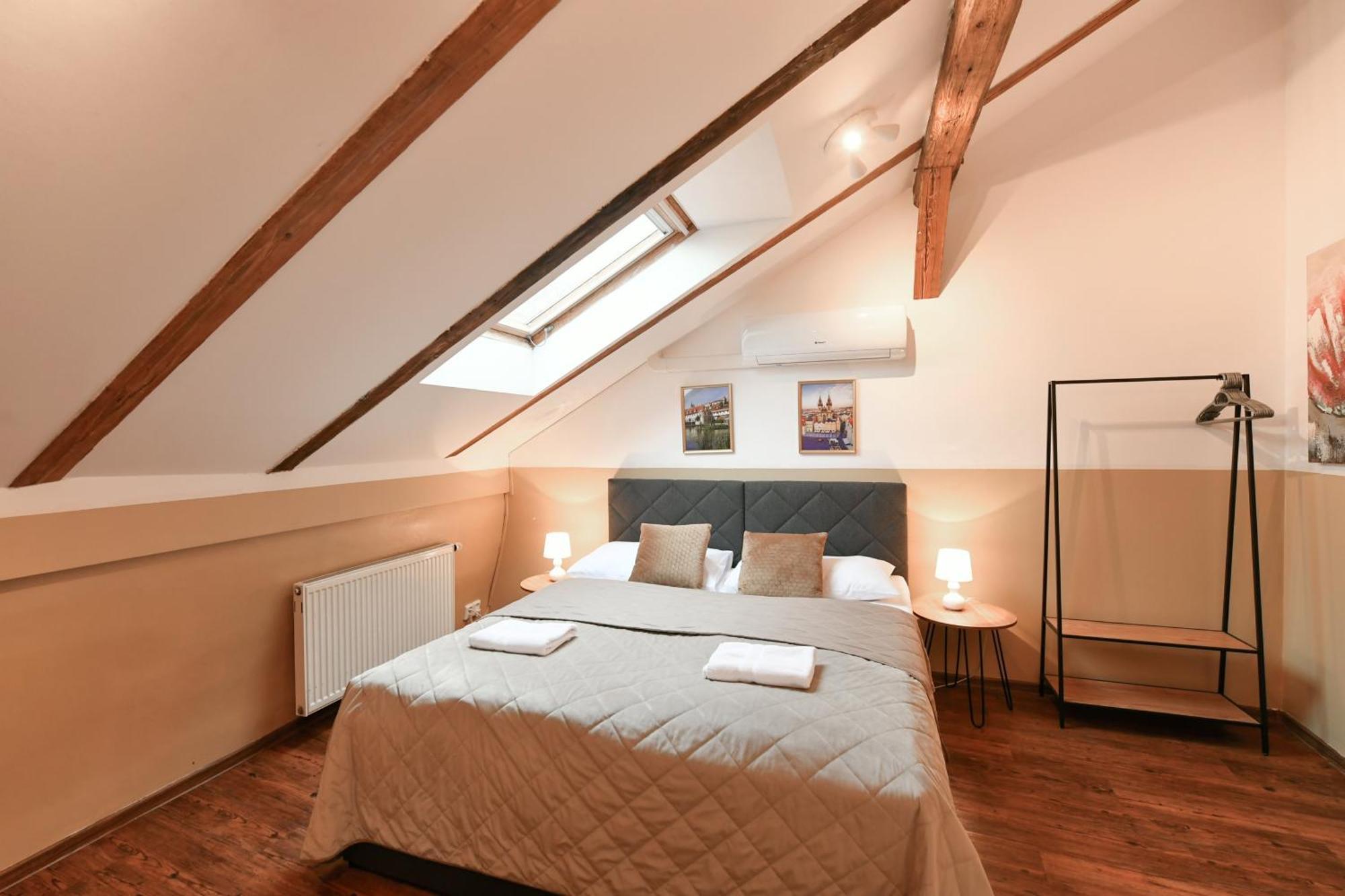 Amazing Charles Bridge Apartment Prága Kültér fotó