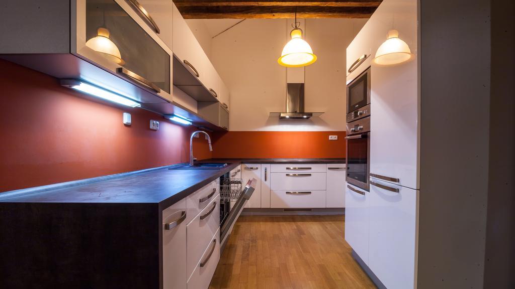 Amazing Charles Bridge Apartment Prága Szoba fotó